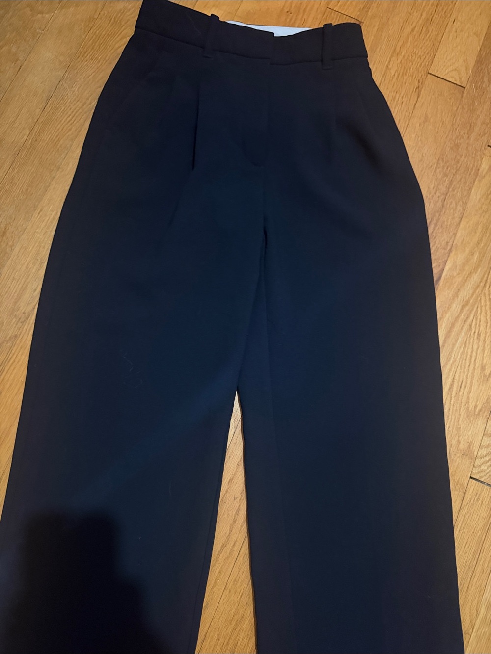 Aritzia| ‘Effortless’ Trouser Pants - Picture 10 of 12